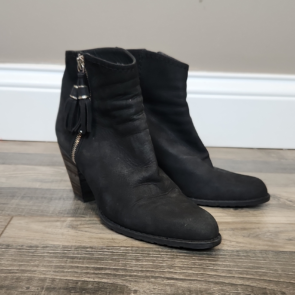 Stuart Weitzman Black Suede Booties With Tassles‎ Size 7.5